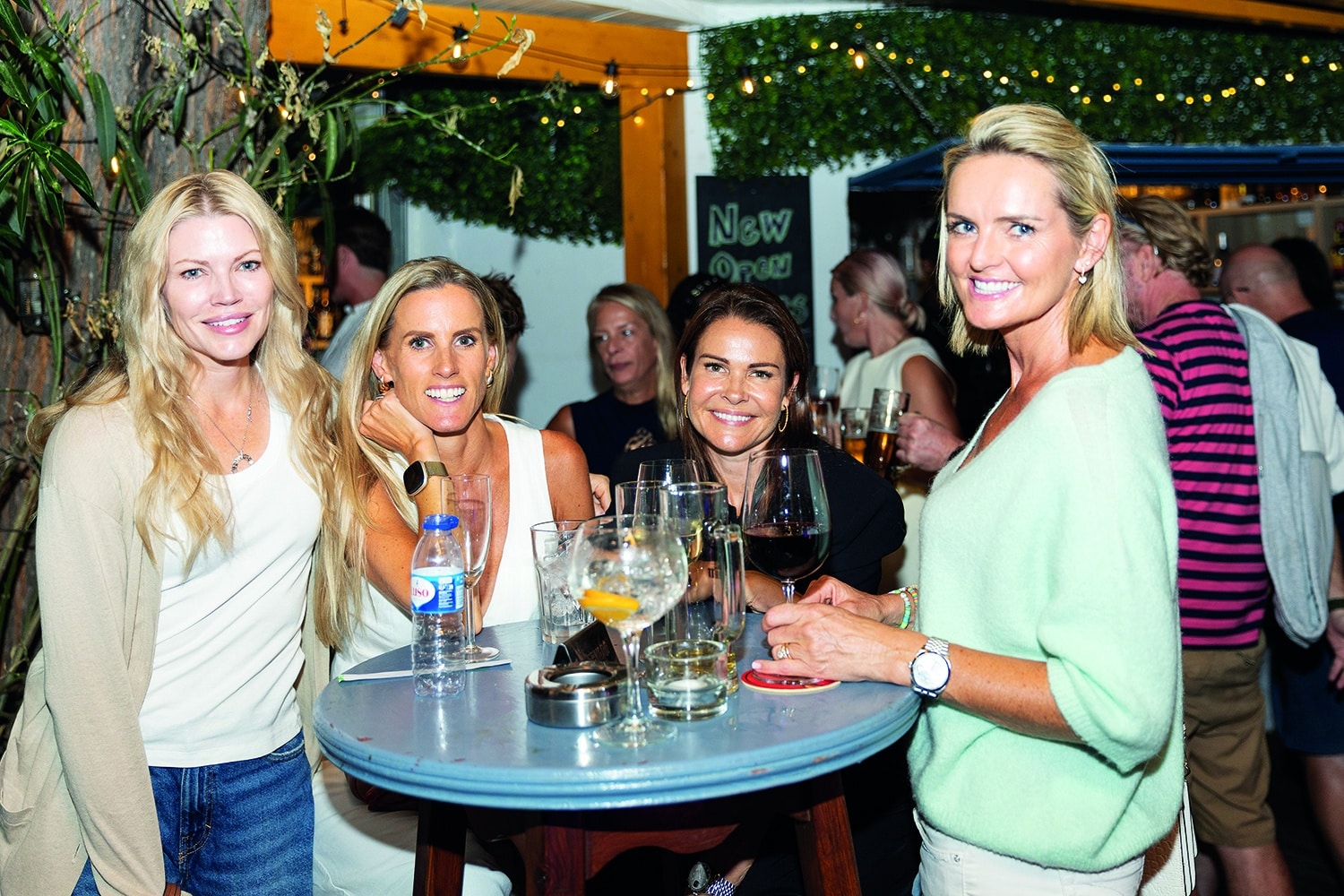 Kam, Amy Kerins, Isabel Carrasqueira, Regina Cassidy.