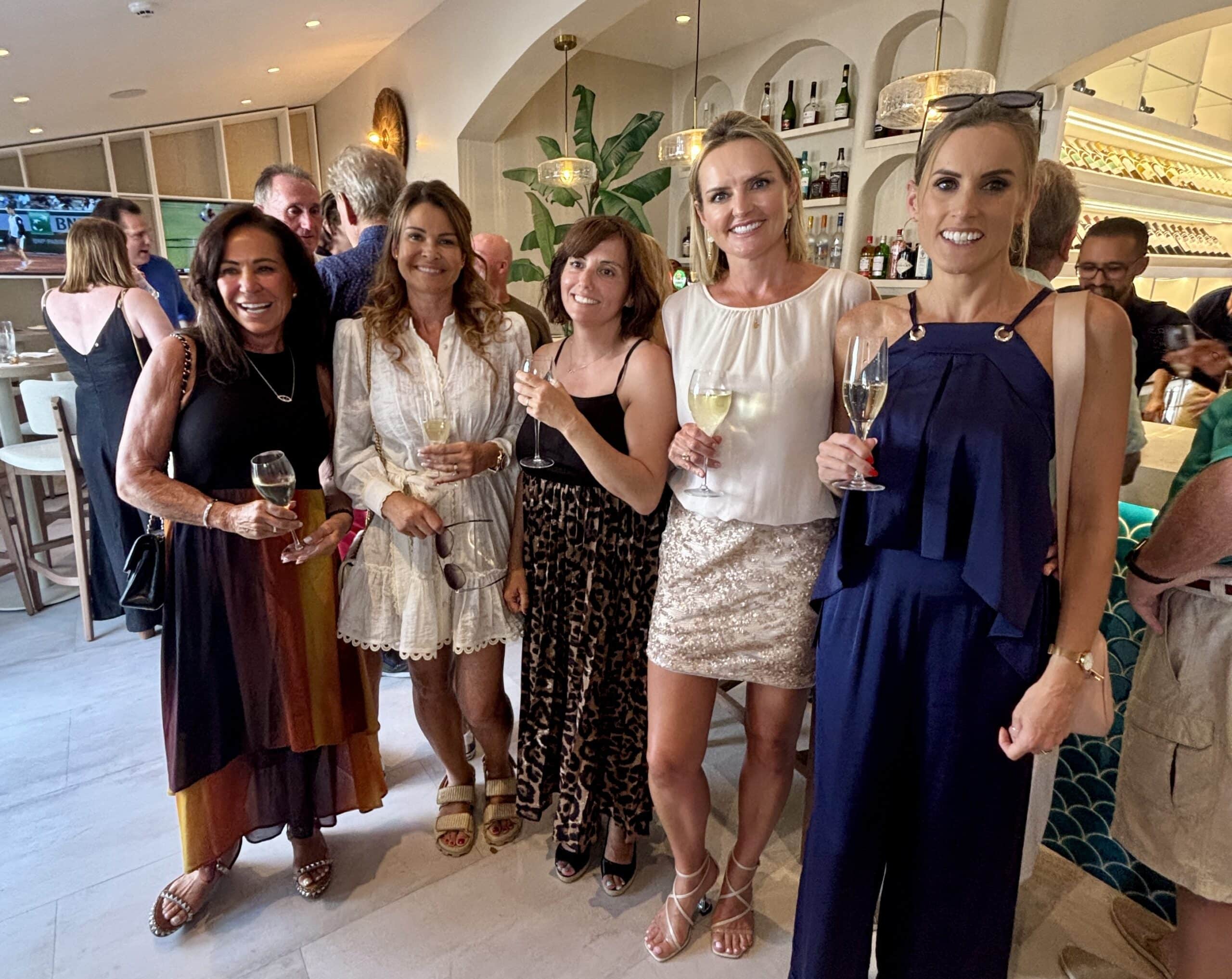 Helen Fennel, Isabel Carrasquinho, Jo Knox, regina Cassidy, Amy Kerins.